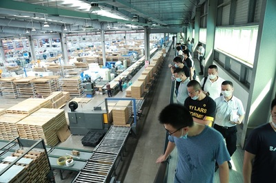 智能制造近距离 8月28日，30余位企业管理人走进九牧探寻转型新路径